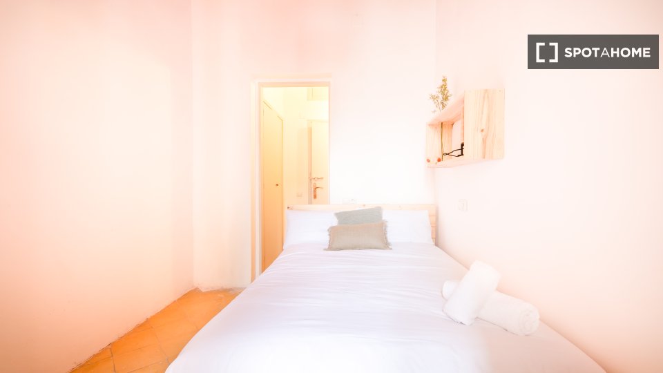 Double room Barcelona, 14 beds — photo 10