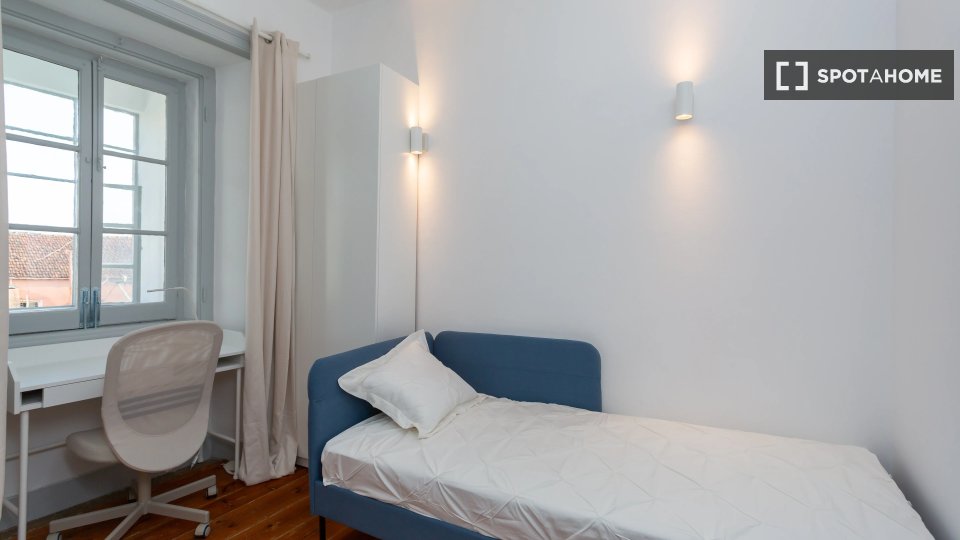 Double room Lisbon, 6 beds — photo 1