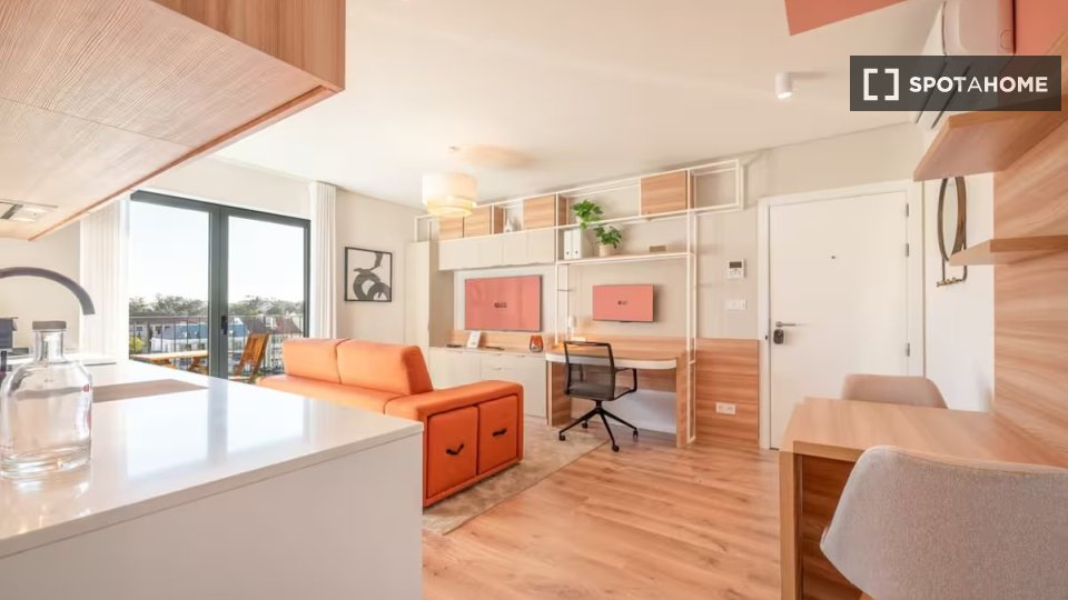 Apartment Lisbon, 1 bed — photo 1