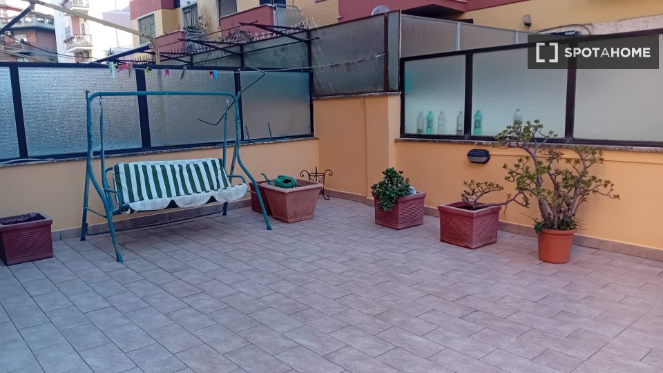 Double room Rome, 3 beds, 75m² — photo 28