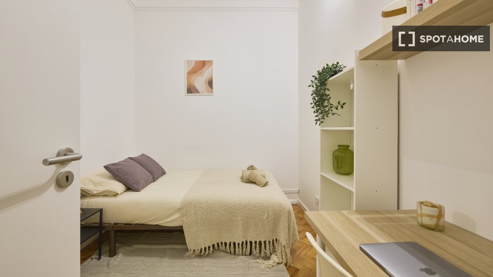 Double room Lisbon, 11 beds — photo 27
