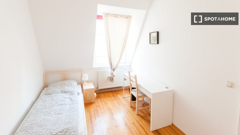 Double room Munich, 4 beds, 82m² — photo 2