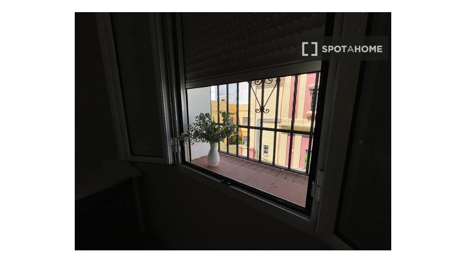 Double room Seville, 12 beds, 300m² — photo 16