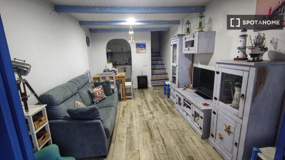 Apartment Alicante, 1 bed — photo 2