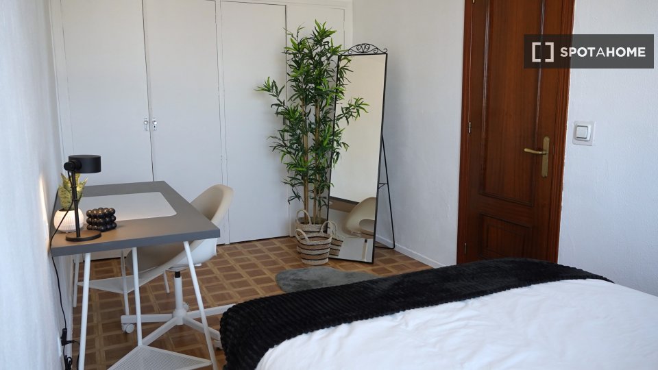 Double room Madrid, 4 beds — photo 60