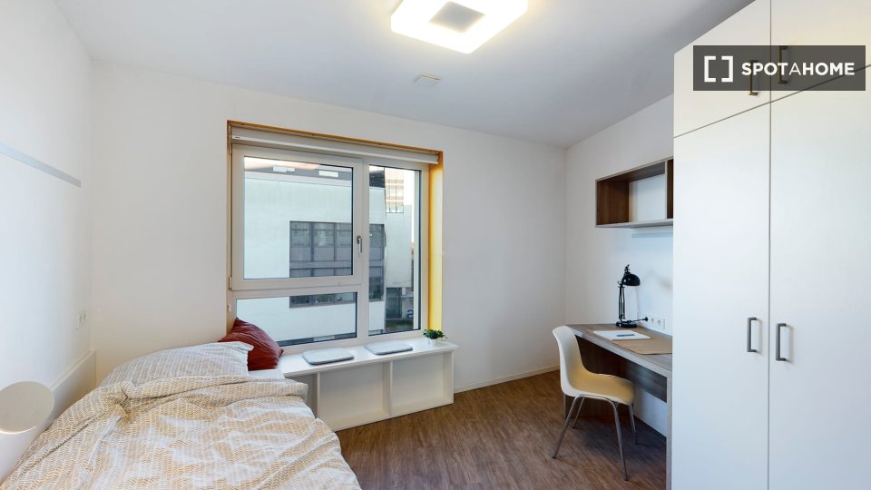 Double room Berlin, 4 beds, 36m² — photo 17