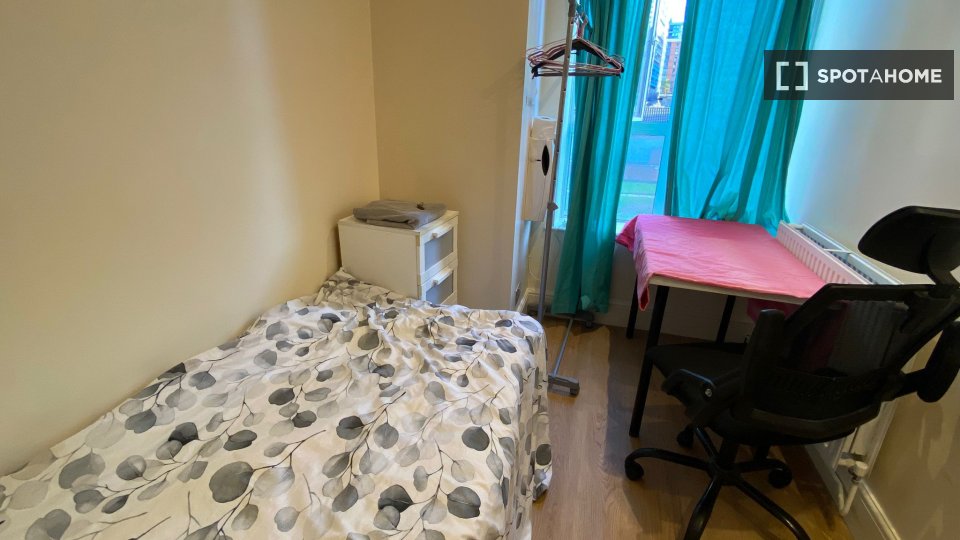 Double room London, 4 beds — photo 20
