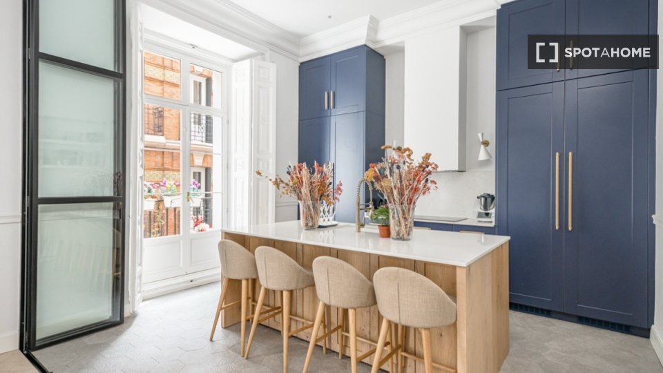 Apartment Madrid, 4 beds, 243m² — photo 11