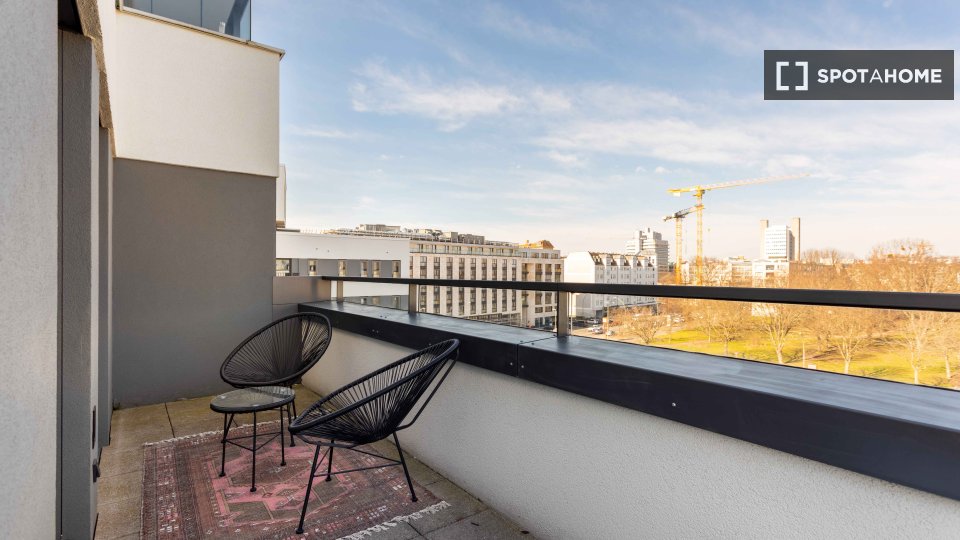 Double room Berlin, 3 beds, 92m² — photo 2