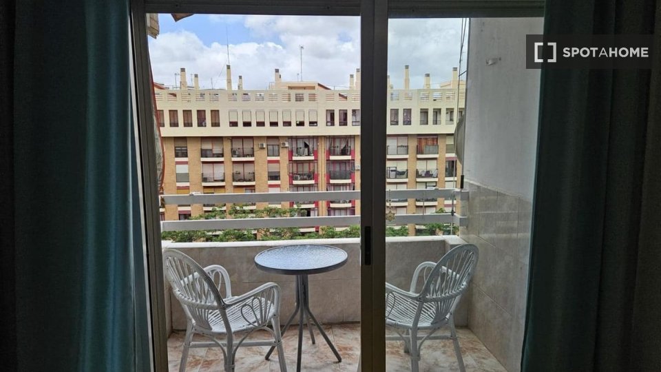 Apartment Valencia, 3 beds, 100m² — photo 3