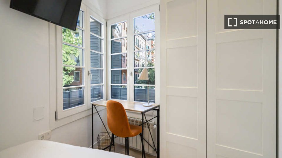 Double room Madrid, 4 beds — photo 62