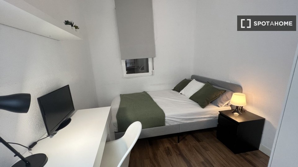 Double room Madrid, 4 beds, 120m² — photo 10