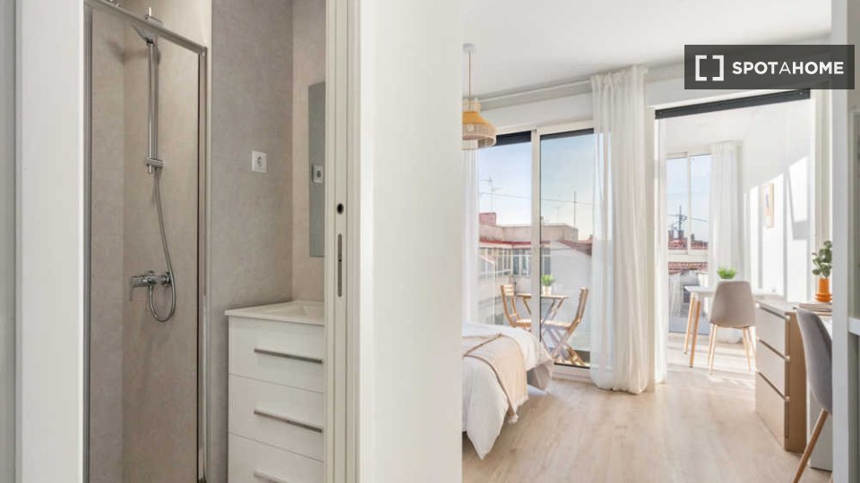 Double room Madrid, 12 beds — photo 2