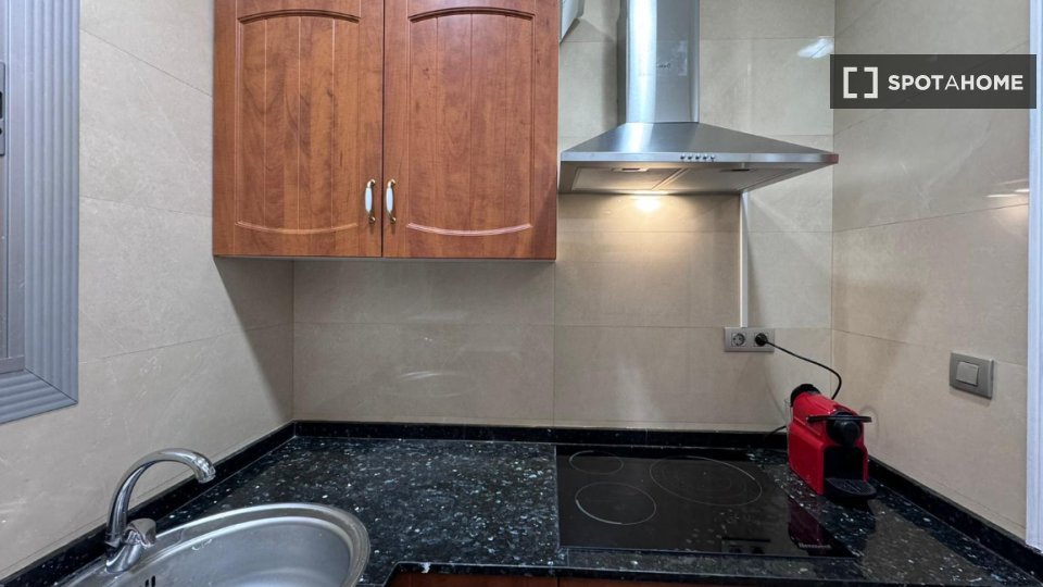 Double room Barcelona, 5 beds, 110m² — photo 3