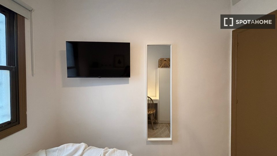Double room Barcelona, 4 beds, 85m² — photo 3