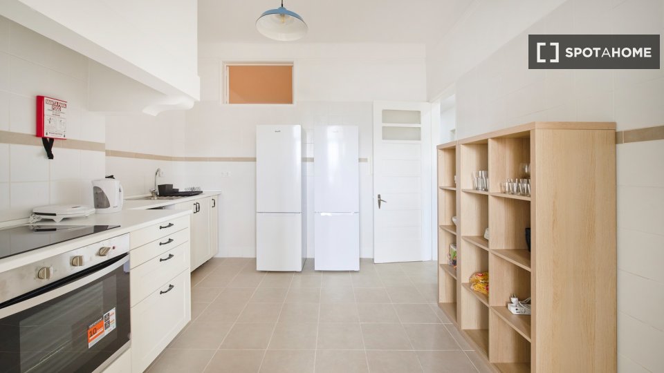 Double room Lisbon, 7 beds — photo 17