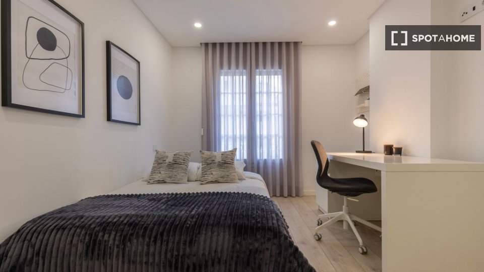 Apartment Lisbon, 2 beds — photo 11