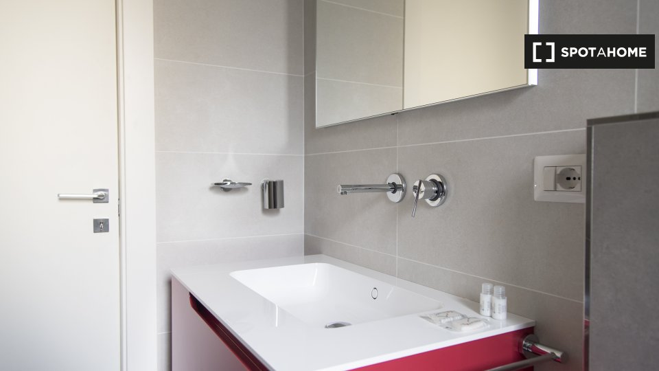 Apartment Milan, 1 bed, 67m² — photo 19