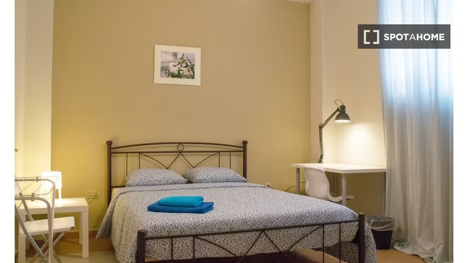 Double room Athens, 2 beds — photo 10