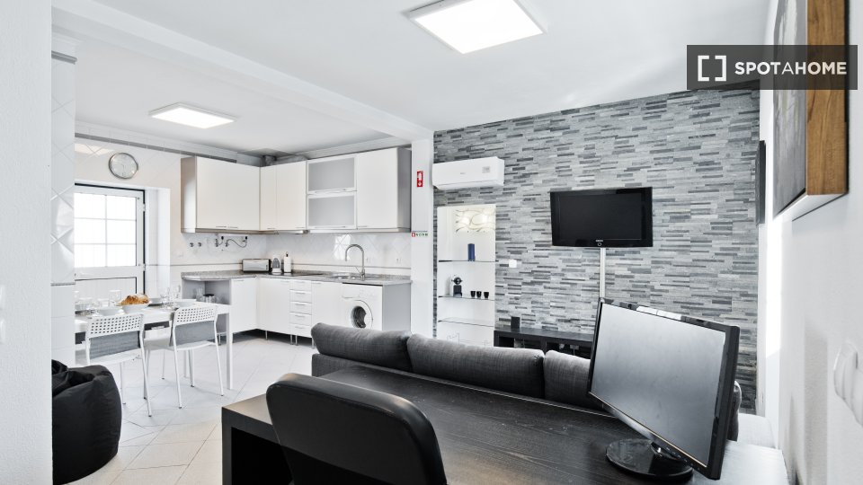Apartment Lisbon, 2 beds, 50m² — photo 16