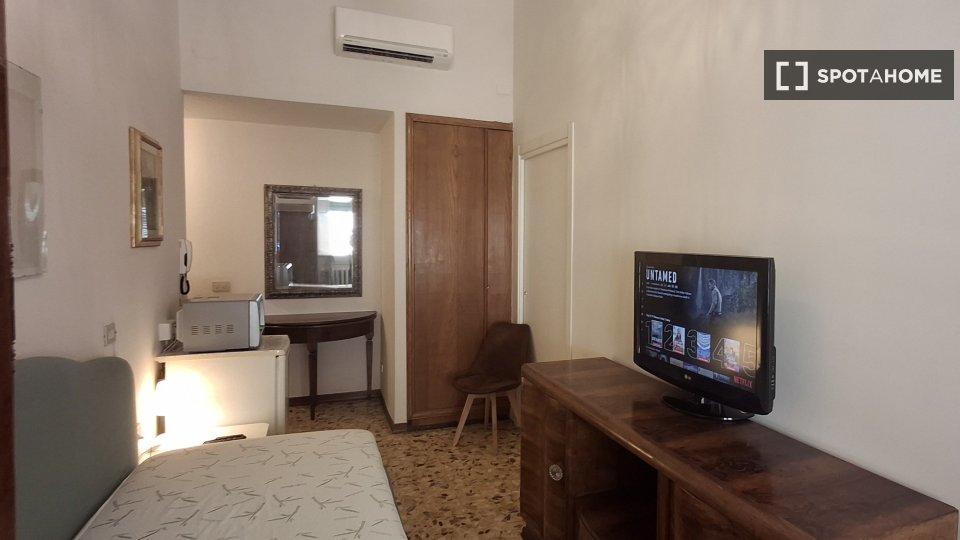 Double room Florence, 4 beds — photo 11