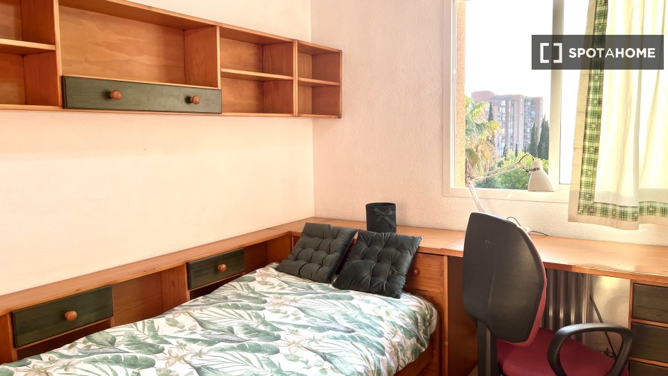 Double room Granada, 3 beds, 110m² — photo 33