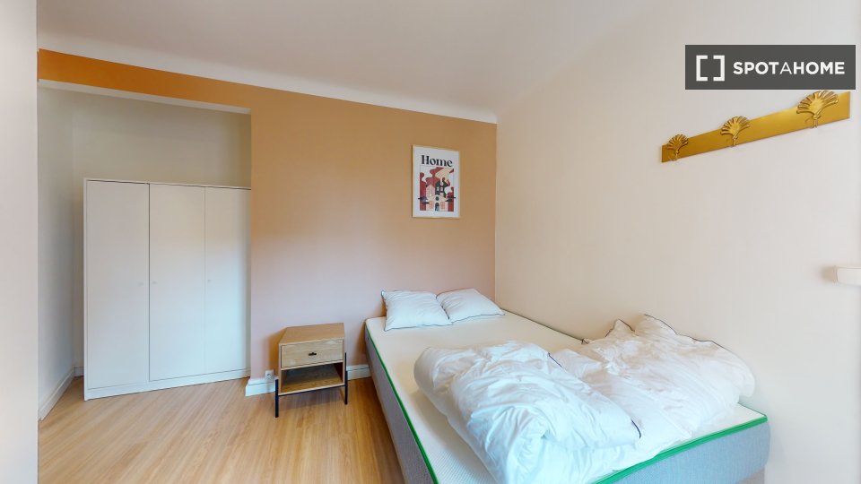 Double room Marseille, 15 beds — photo 19