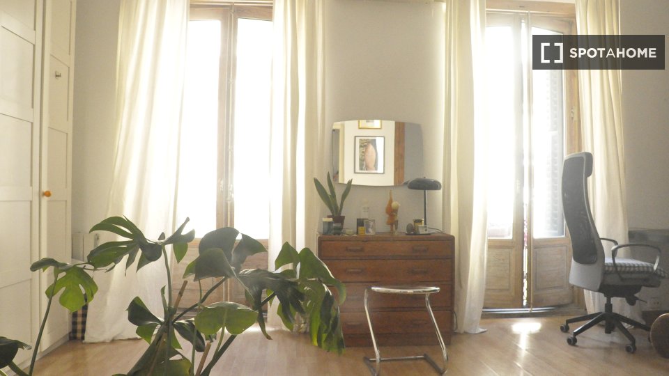 Double room Madrid, 2 beds — photo 2