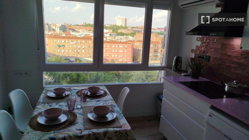 Double room Madrid, 4 beds, 100m² — photo 1