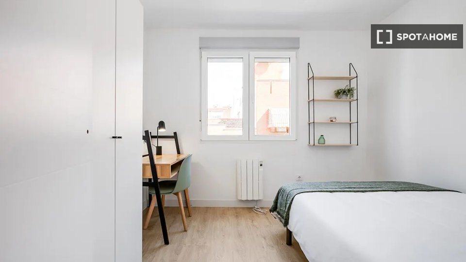 Double room Madrid, 11 beds — photo 34