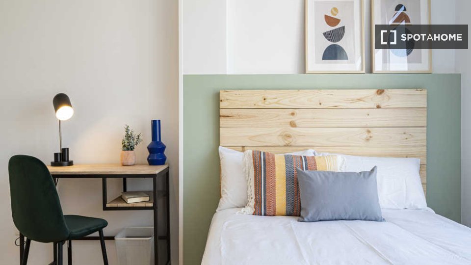 Double room Madrid, 5 beds — photo 24