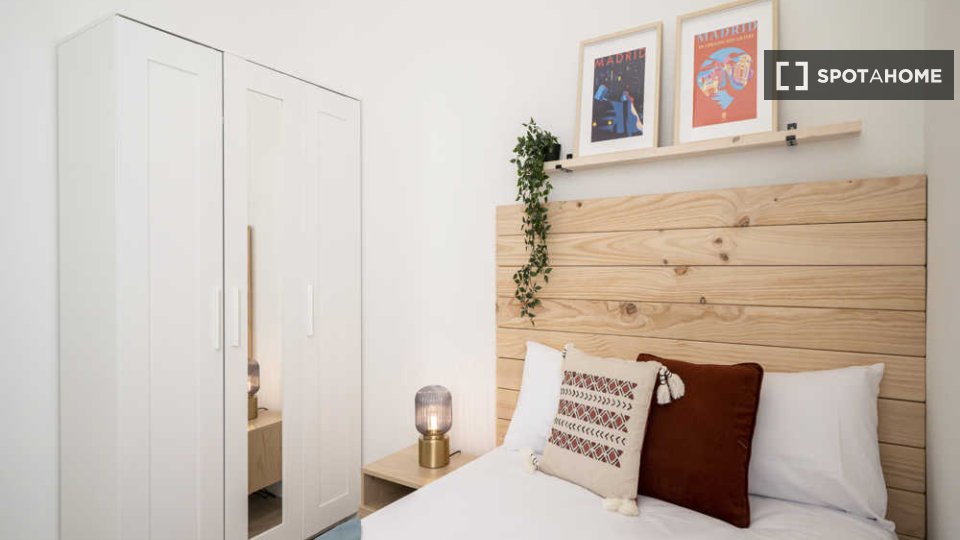 Double room Madrid, 17 beds — photo 58