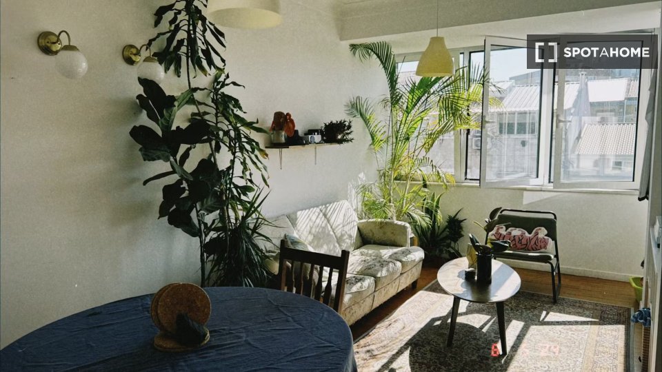 Double room Lisbon, 2 beds — photo 7