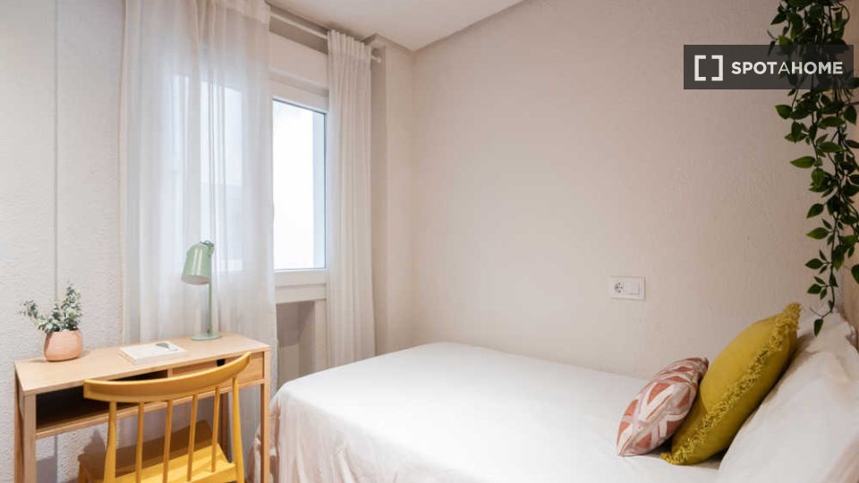Double room Madrid, 6 beds — photo 45