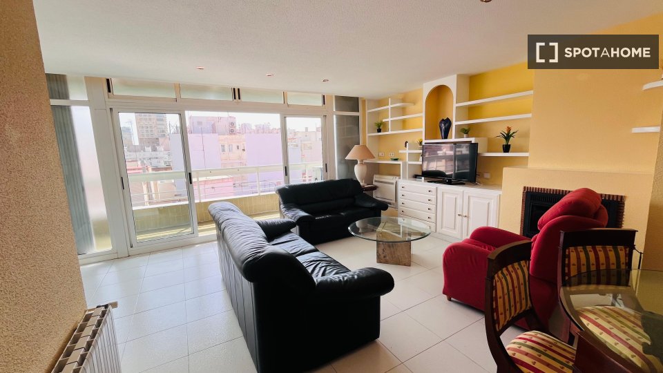 Double room Alicante, 4 beds, 150m² — photo 19