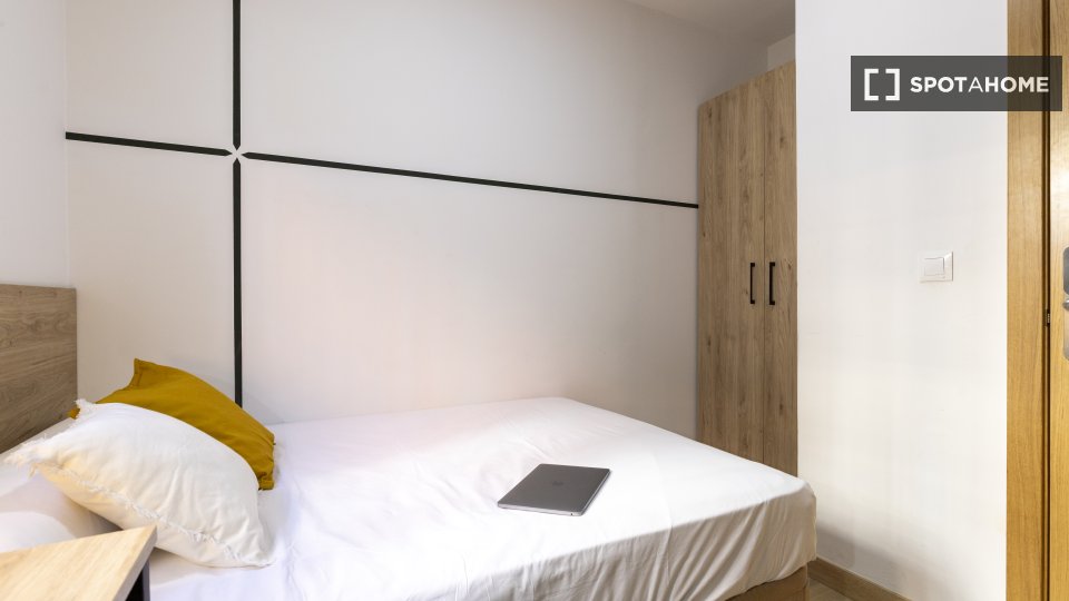 Double room Madrid, 9 beds — photo 30