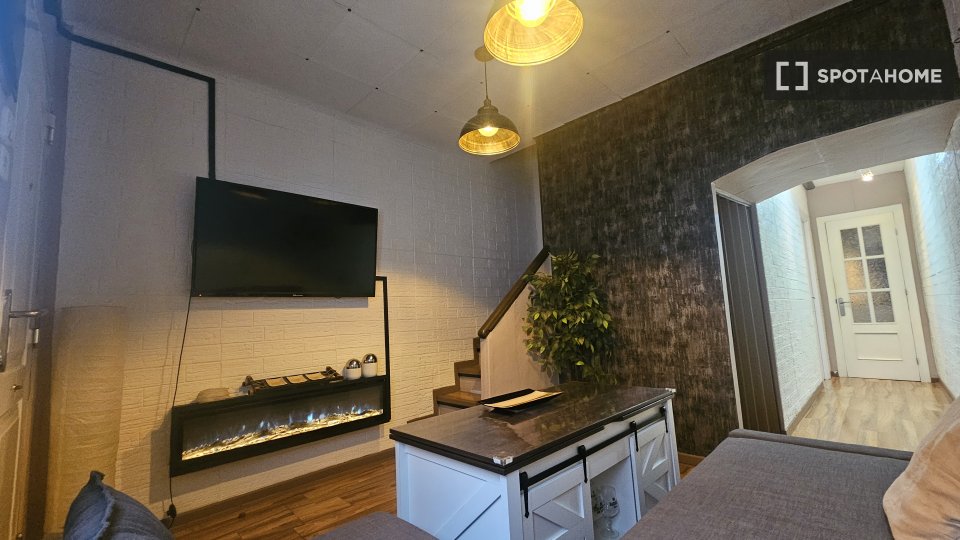 Double room Madrid, 3 beds, 75m² — photo 10