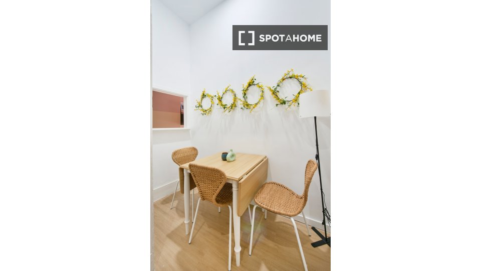 Double room Lisbon, 9 beds — photo 36