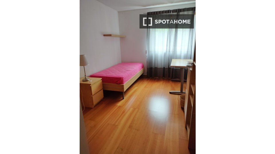 Double room Lisbon, 4 beds, 120m² — photo 1