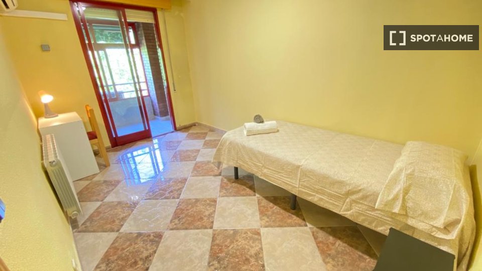 Double room Madrid, 7 beds — photo 11