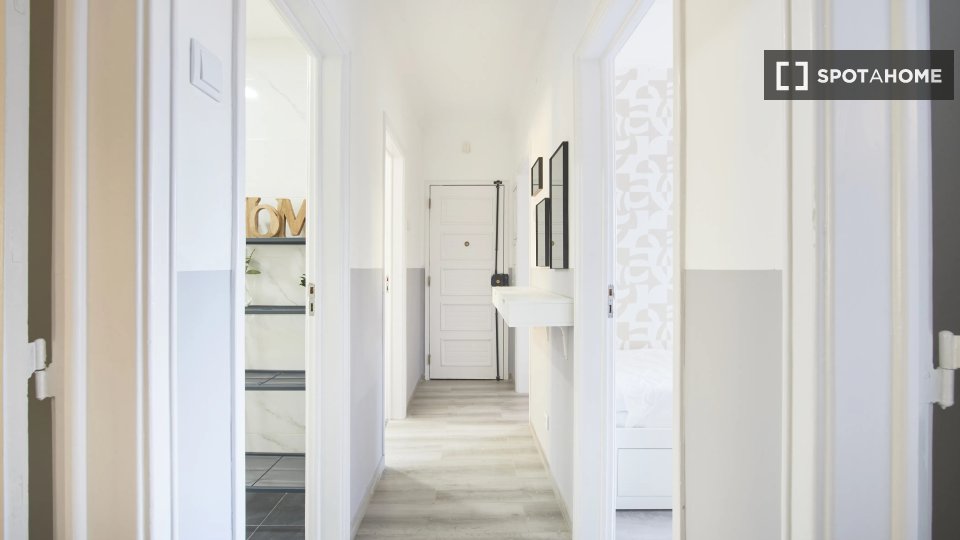 Double room Lisbon, 4 beds — photo 9