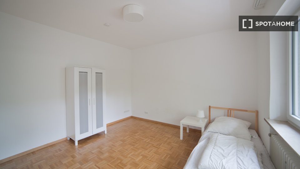 Double room Munich, 4 beds, 100m² — photo 3
