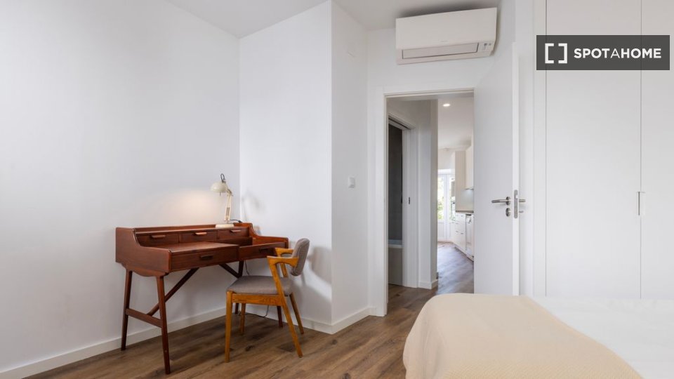 Apartment Lisbon, 2 beds — photo 17