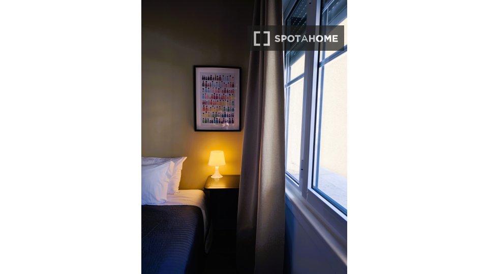 Double room Lisbon, 11 beds — photo 28