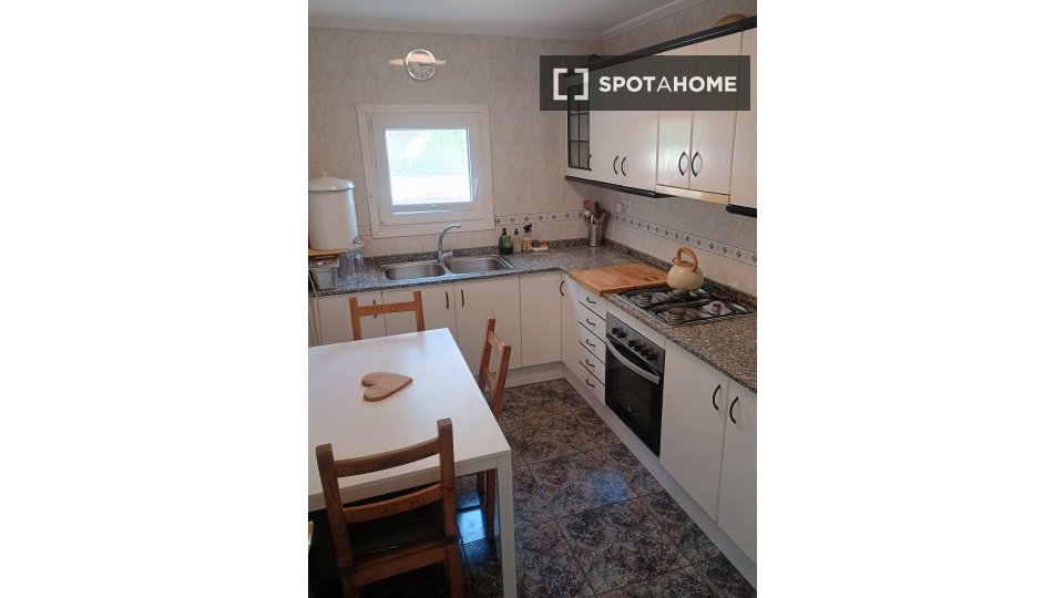 Double room Barcelona, 3 beds, 140m² — photo 9