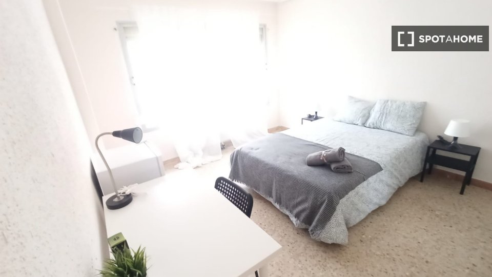 Chambre double Madrid, 5 chambres — photo 13