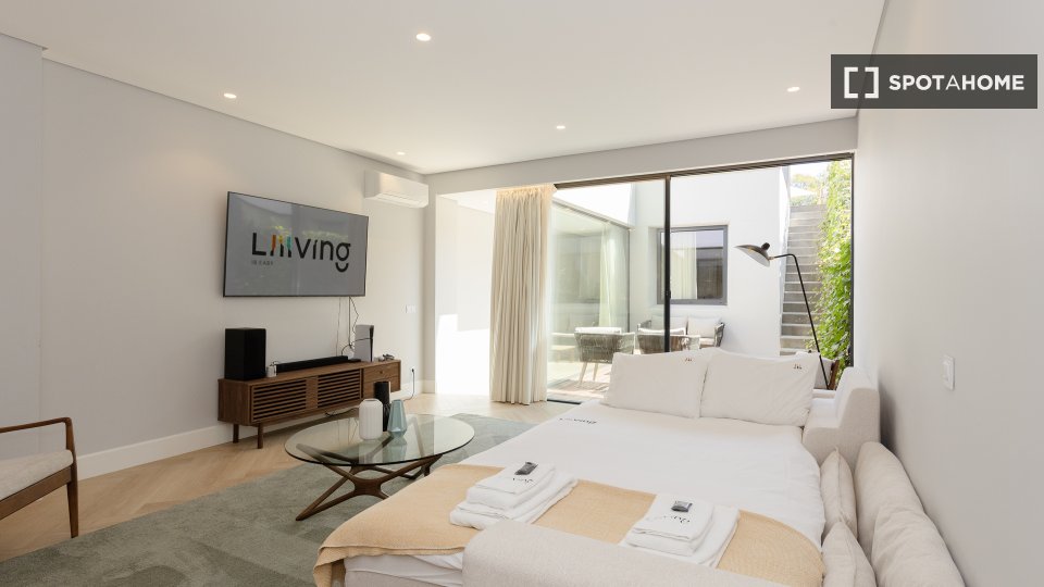 Apartment Porto, 2 beds, 246m² — photo 11