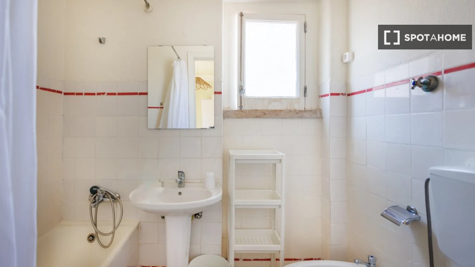 Double room Lisbon, 6 beds — photo 2