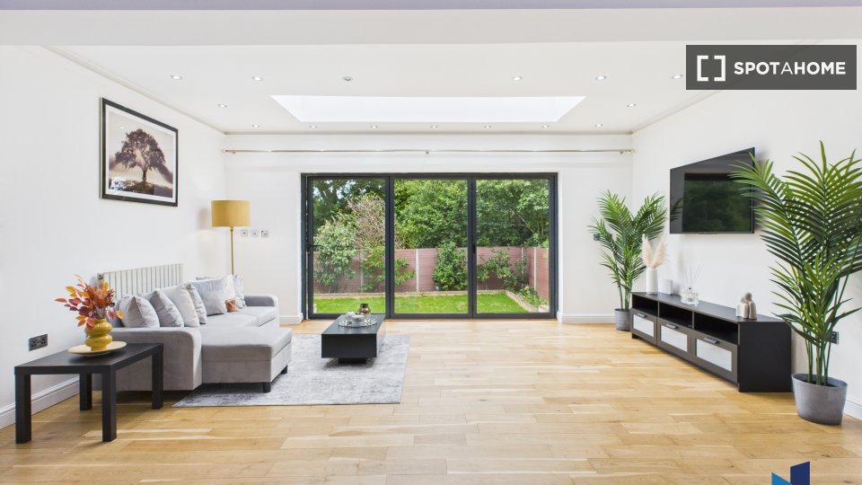Apartment London, 4 beds, 139m² — photo 19
