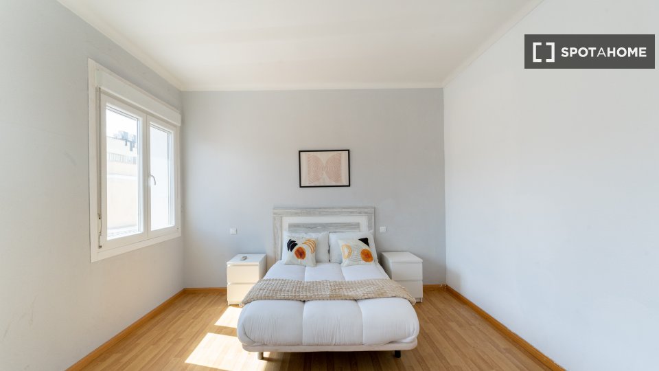 Double room Madrid, 5 beds — photo 3